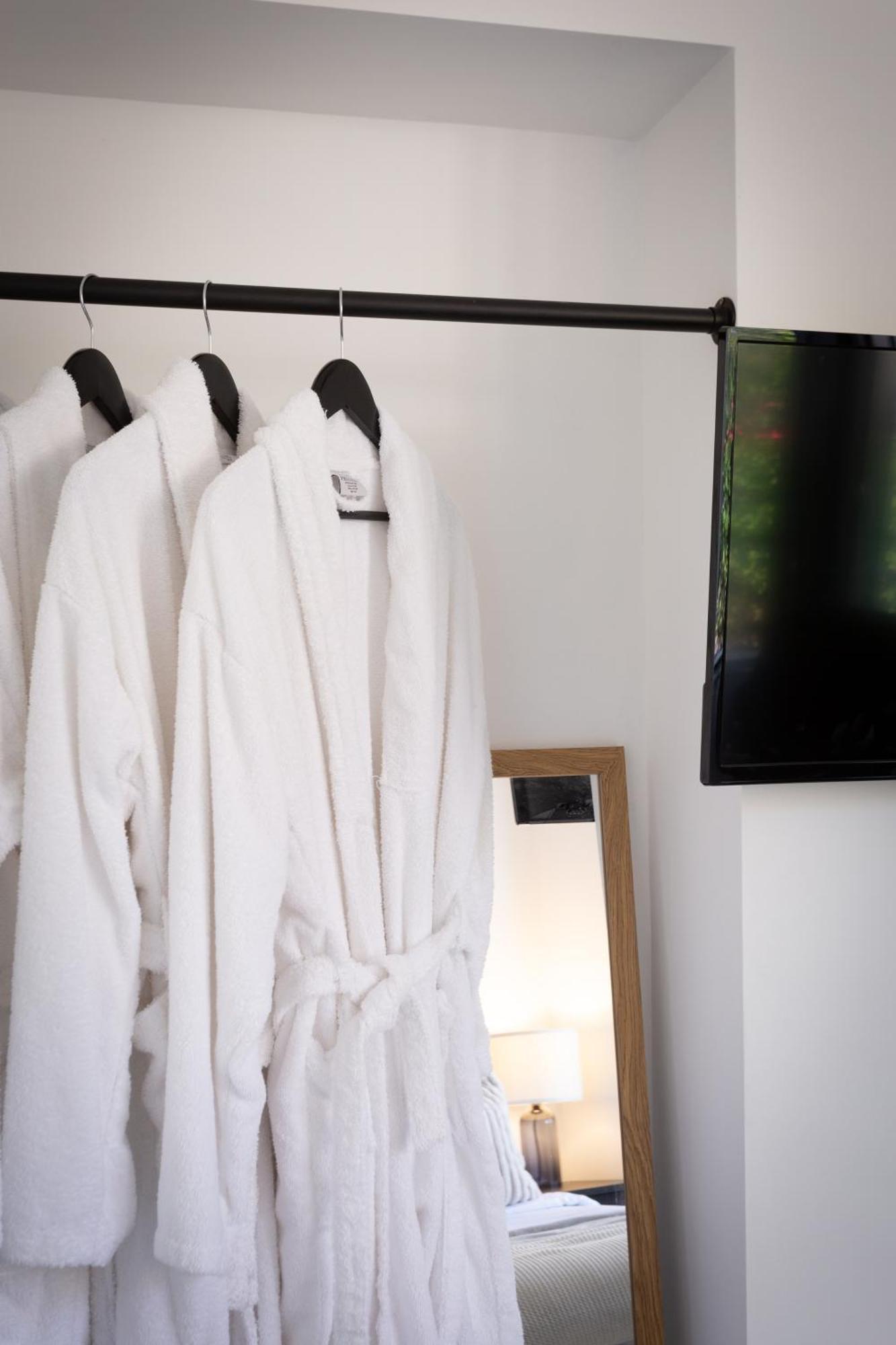 London Mews, Modern Apartment - Sleeps 4 ヨーク エクステリア 写真