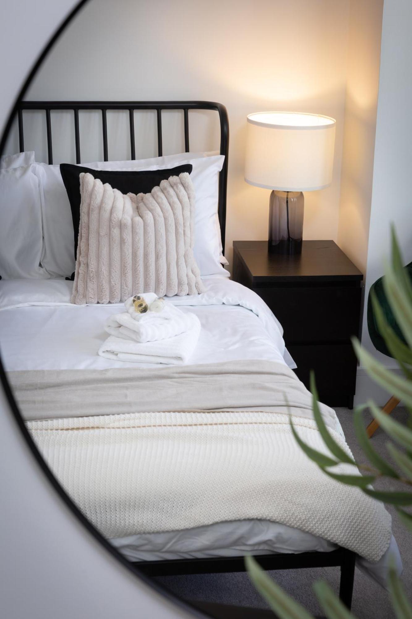 London Mews, Modern Apartment - Sleeps 4 ヨーク エクステリア 写真