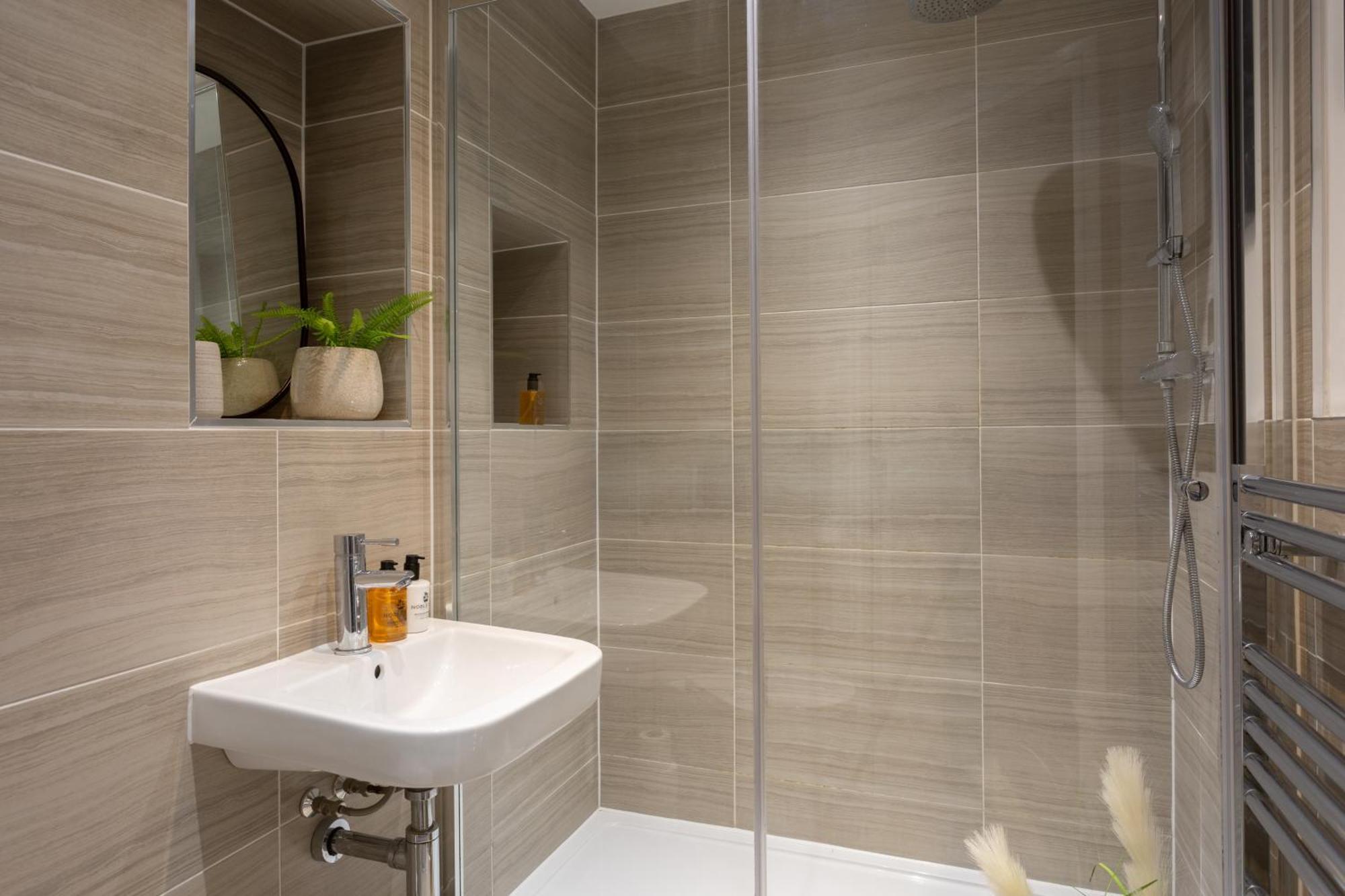 London Mews, Modern Apartment - Sleeps 4 ヨーク エクステリア 写真